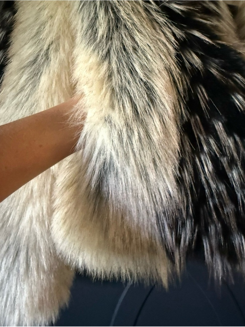 ZARA Black & Cream Faux Fur Jacket - see below for sizing - Picture 4 of 7